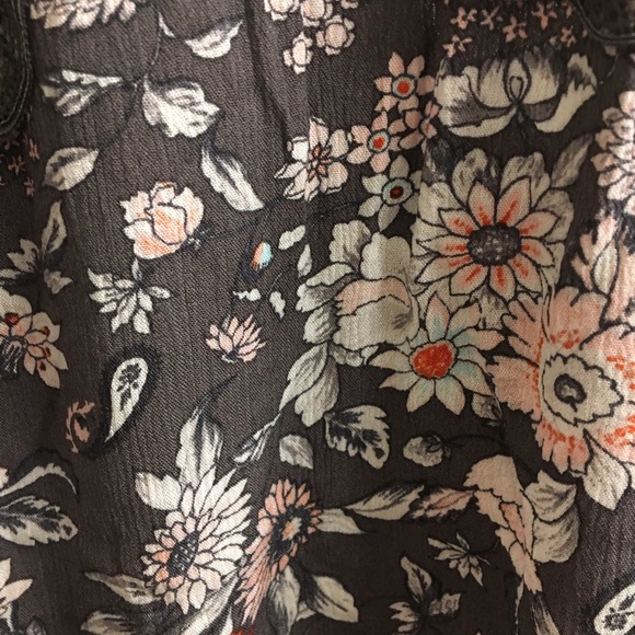 Torrid Grey Floral Lace Tank size 0 - Picture 6 of 7